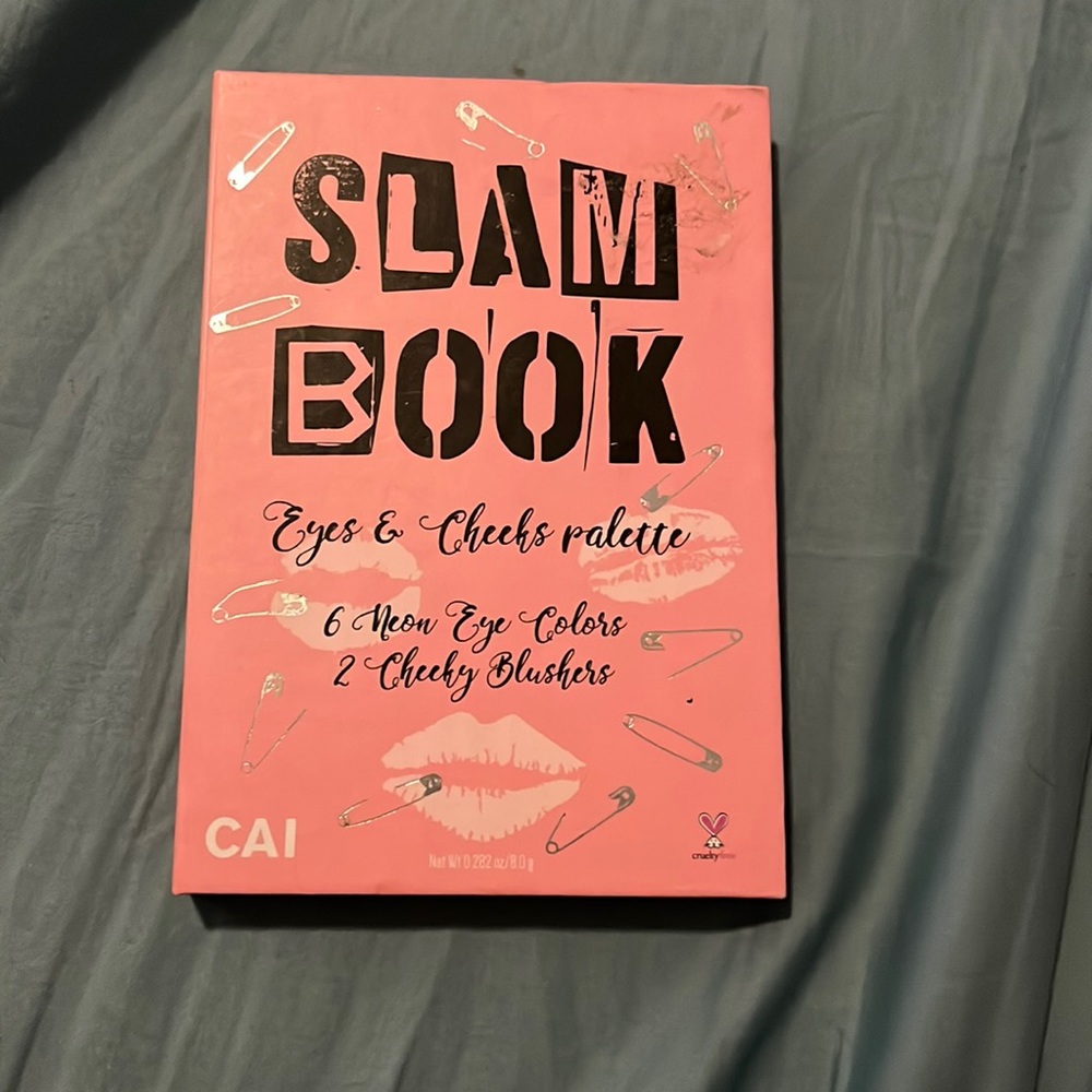 CAI Slam Book Eyes & Cheeks Makeup Palette